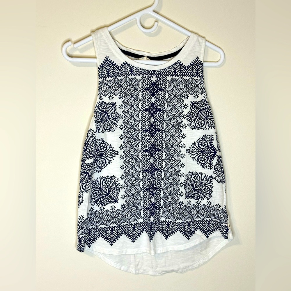 Lucky Brand White and Navy Patterened Tank, Size Small